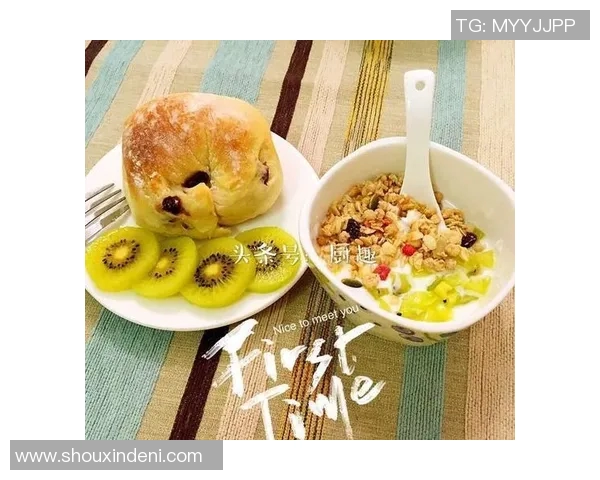 挑战足球球星一天的饮食揭秘从早餐到晚餐的营养均衡与能量补充 挑战足球球星一天的饮食揭秘从早餐到晚餐的营养均衡与能量补充
